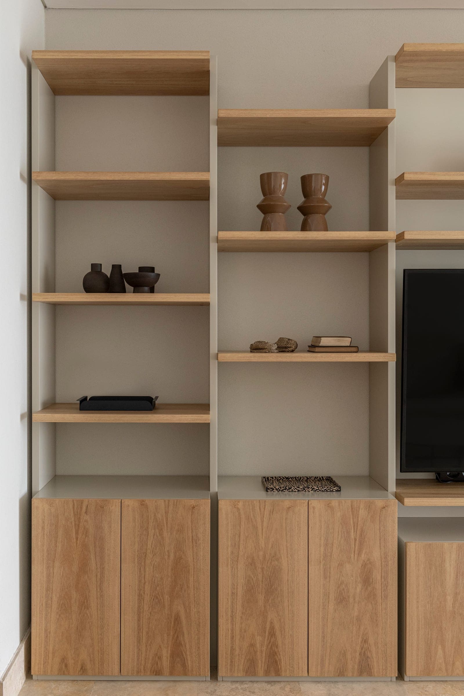 Biblioteca Meseta from Línea Regidor, detail view in a styled room, photo 5 of 5