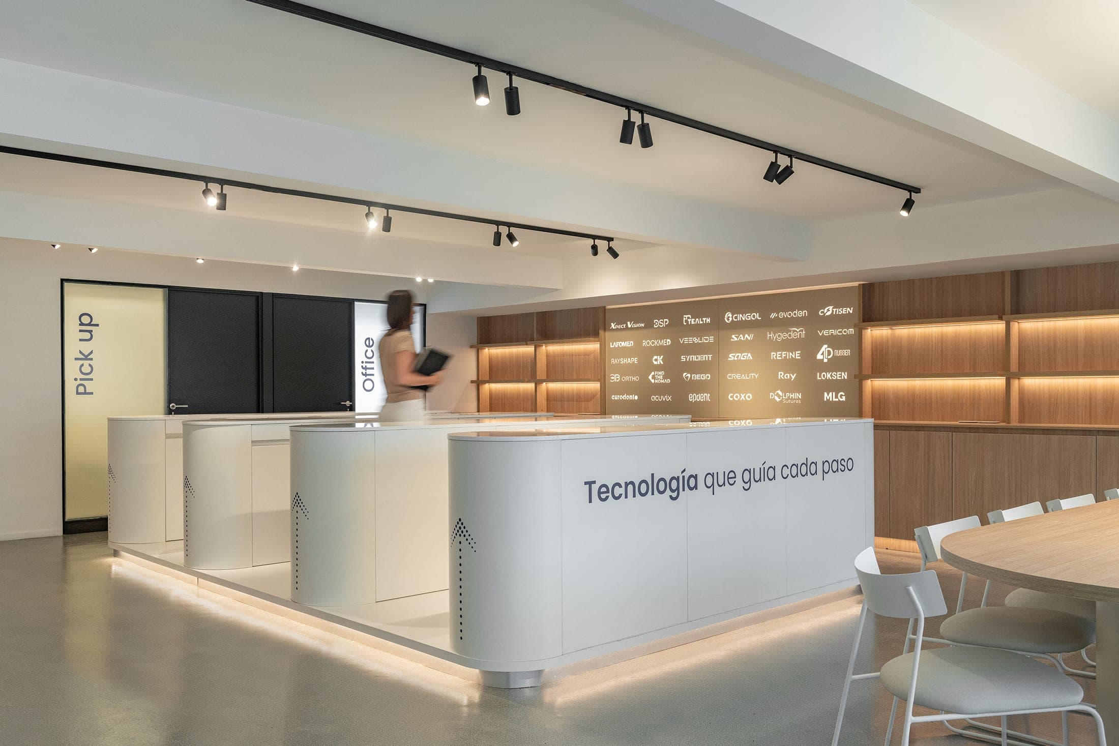 Cedent — Showroom — Equipamiento Odontológico