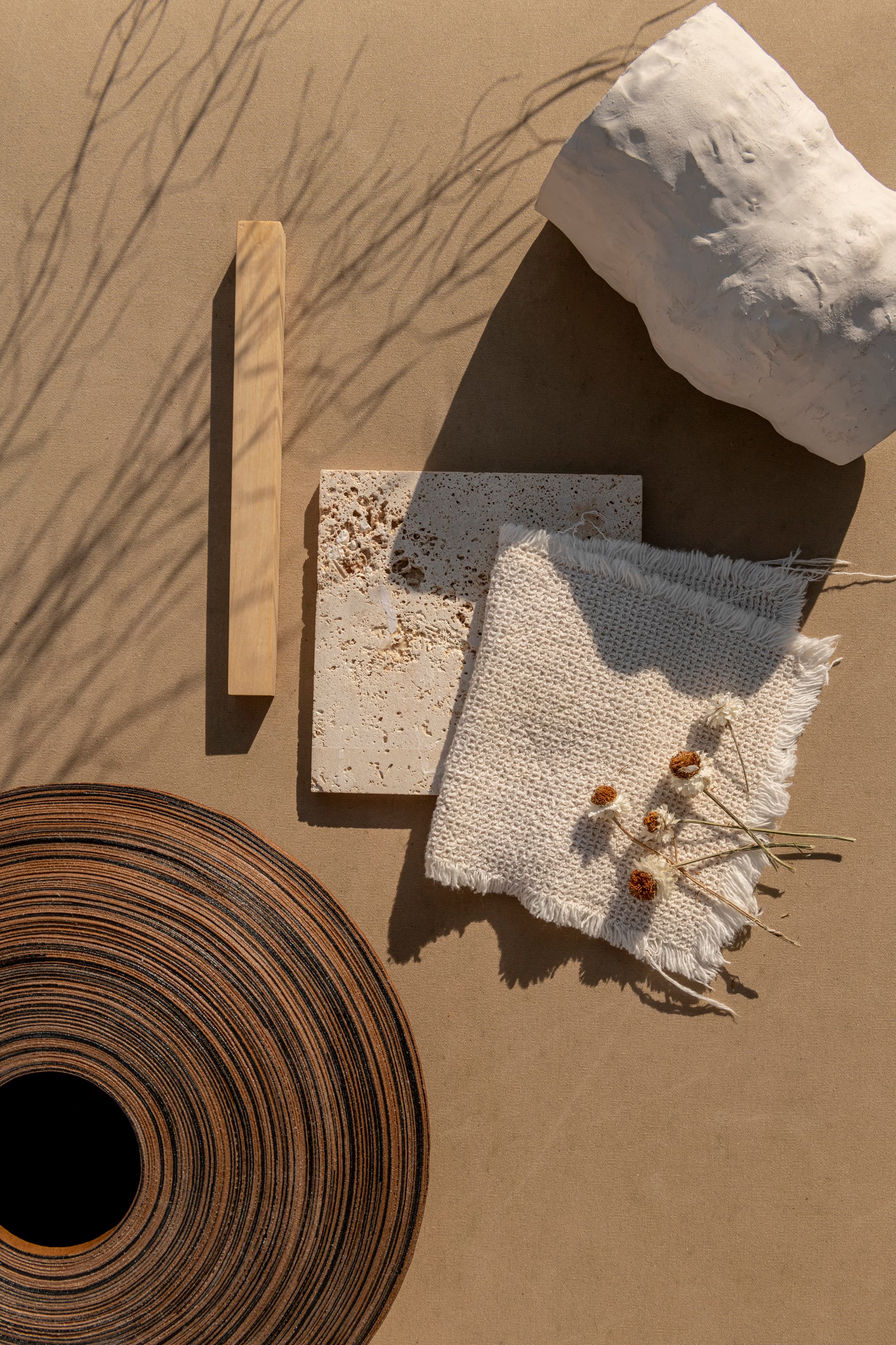 Materialidad honesta — moodboard de materiales Regidor Studio