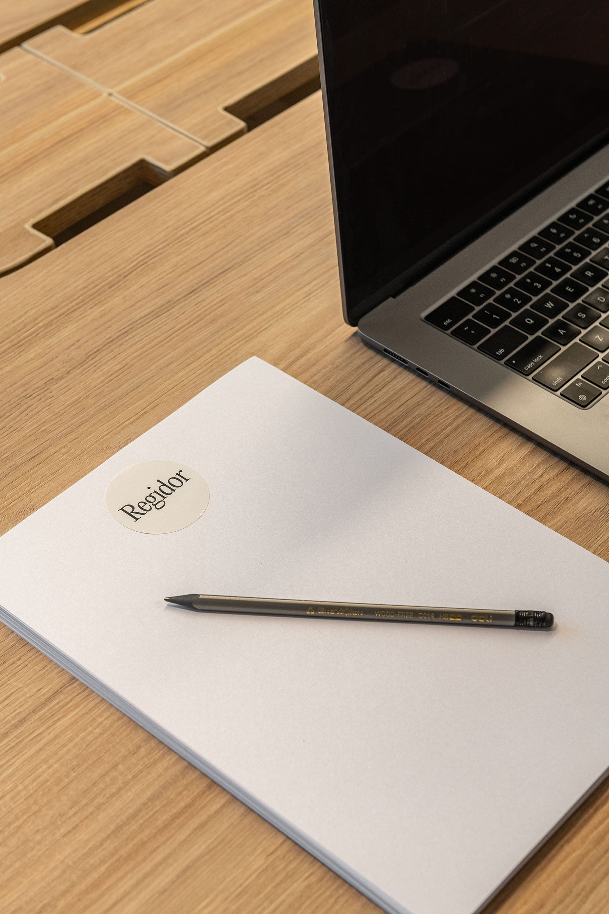 Regidor Studio — Contacto